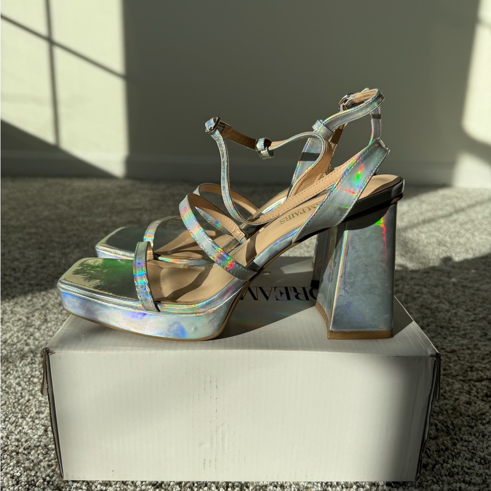Dream Pairs Holographic Block Heel Sandals - Picture 5 of 6